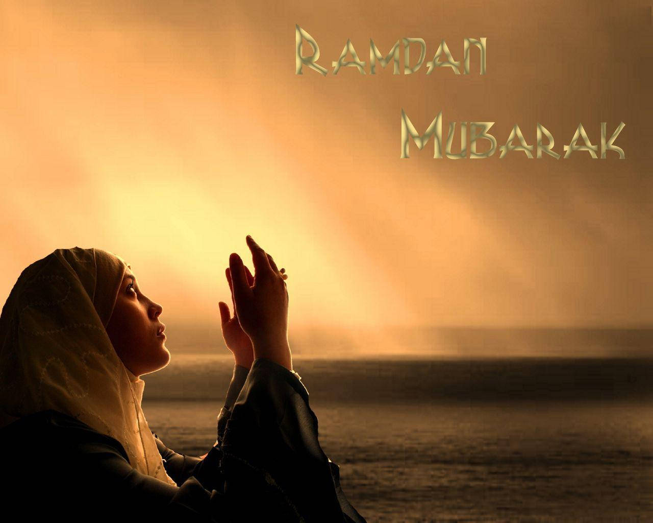 Ramadan Mubarak Worshiper Background