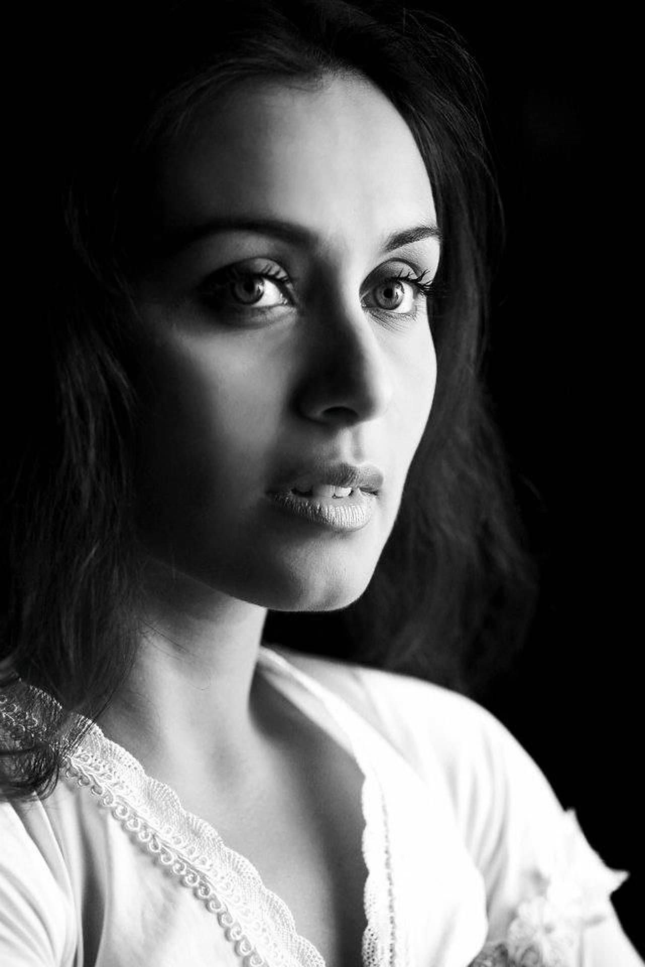 Rani Mukerji In Monochrome Background