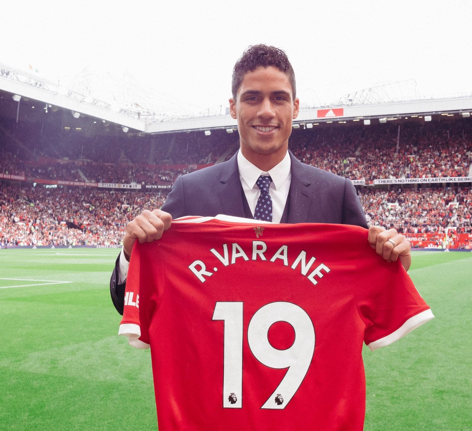 Raphael Varane Jersey Suit