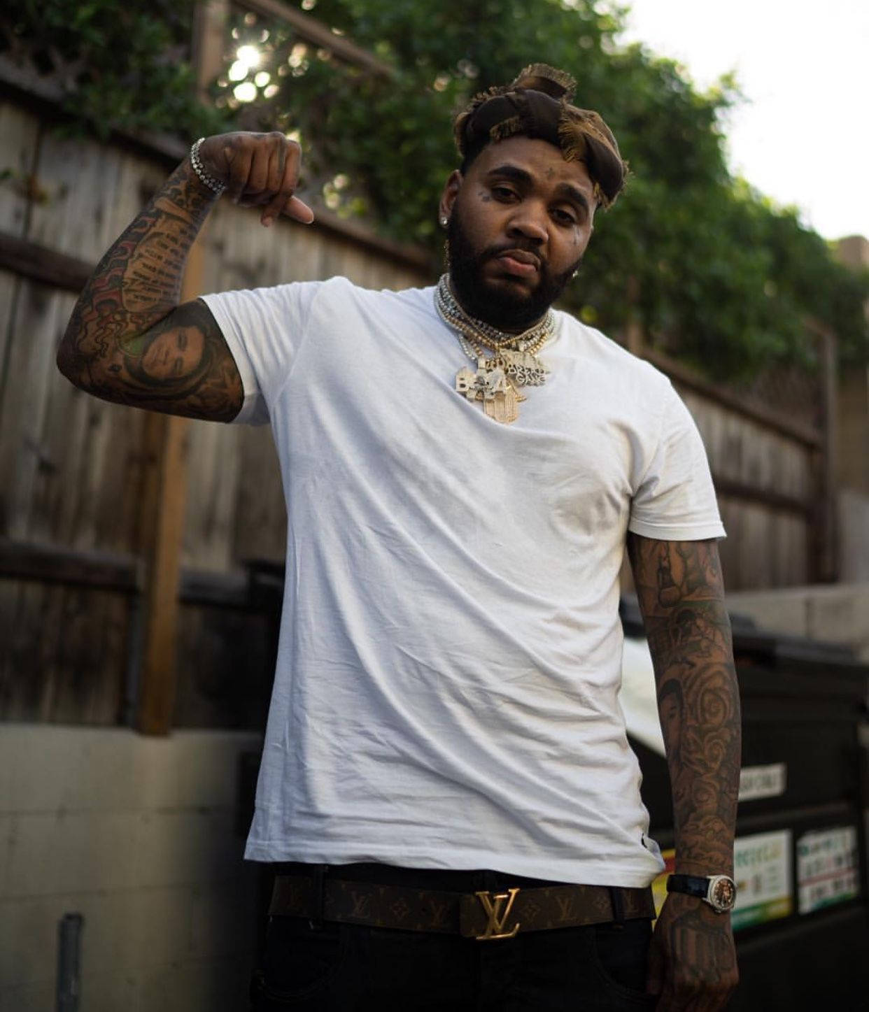 Rapper Kevin Gates Performing Onstage Background