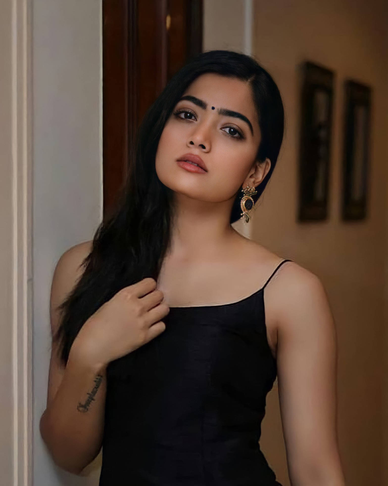 Rashmika Mandanna Hd Black Outift Background