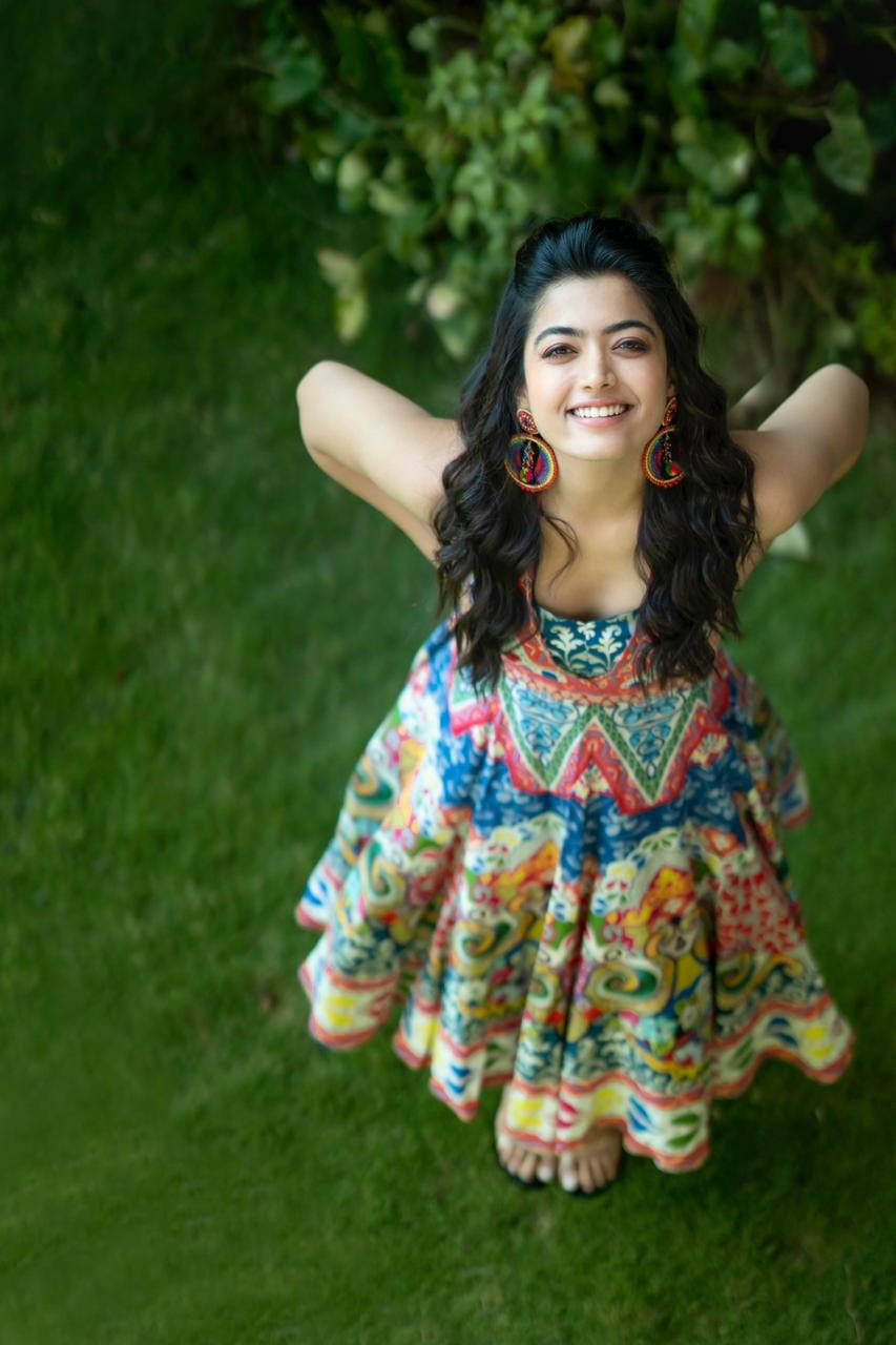 Rashmika Mandanna Hd Colorful Dress Background