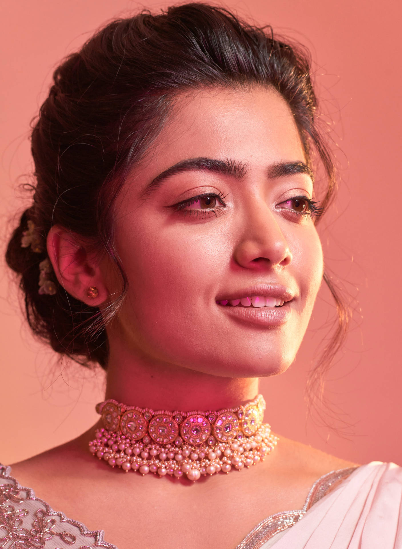 Rashmika Mandanna Hd Pearl Necklace Background