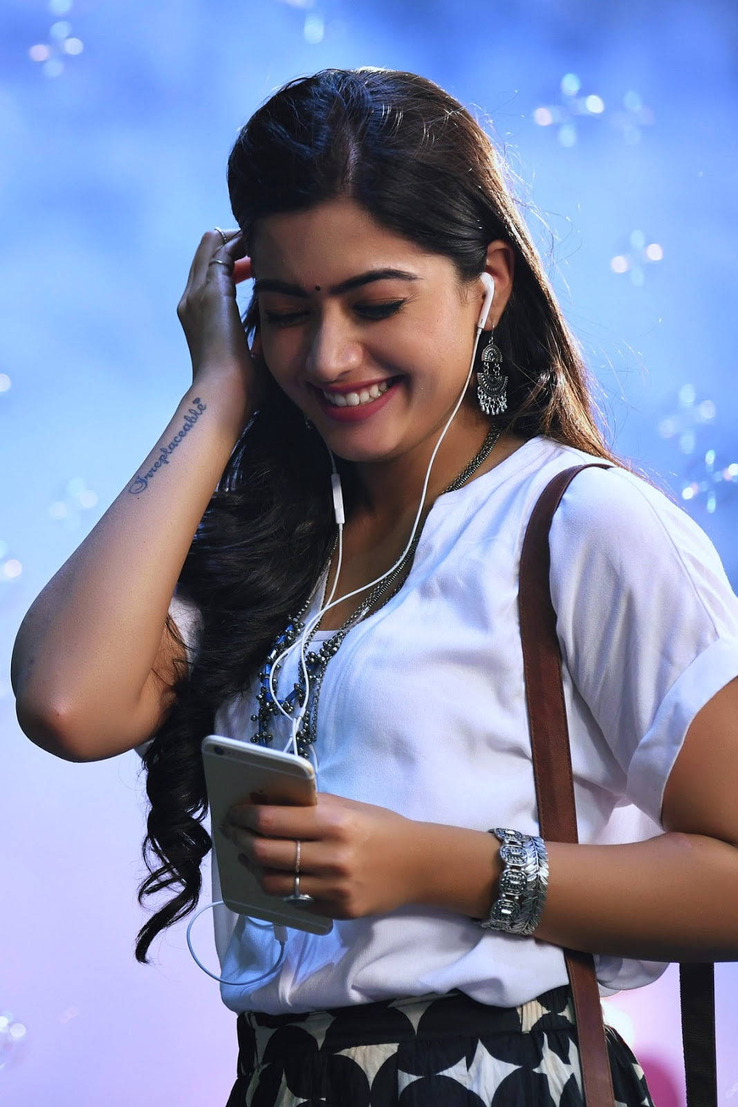 Rashmika Mandanna Hd White Blouse Background