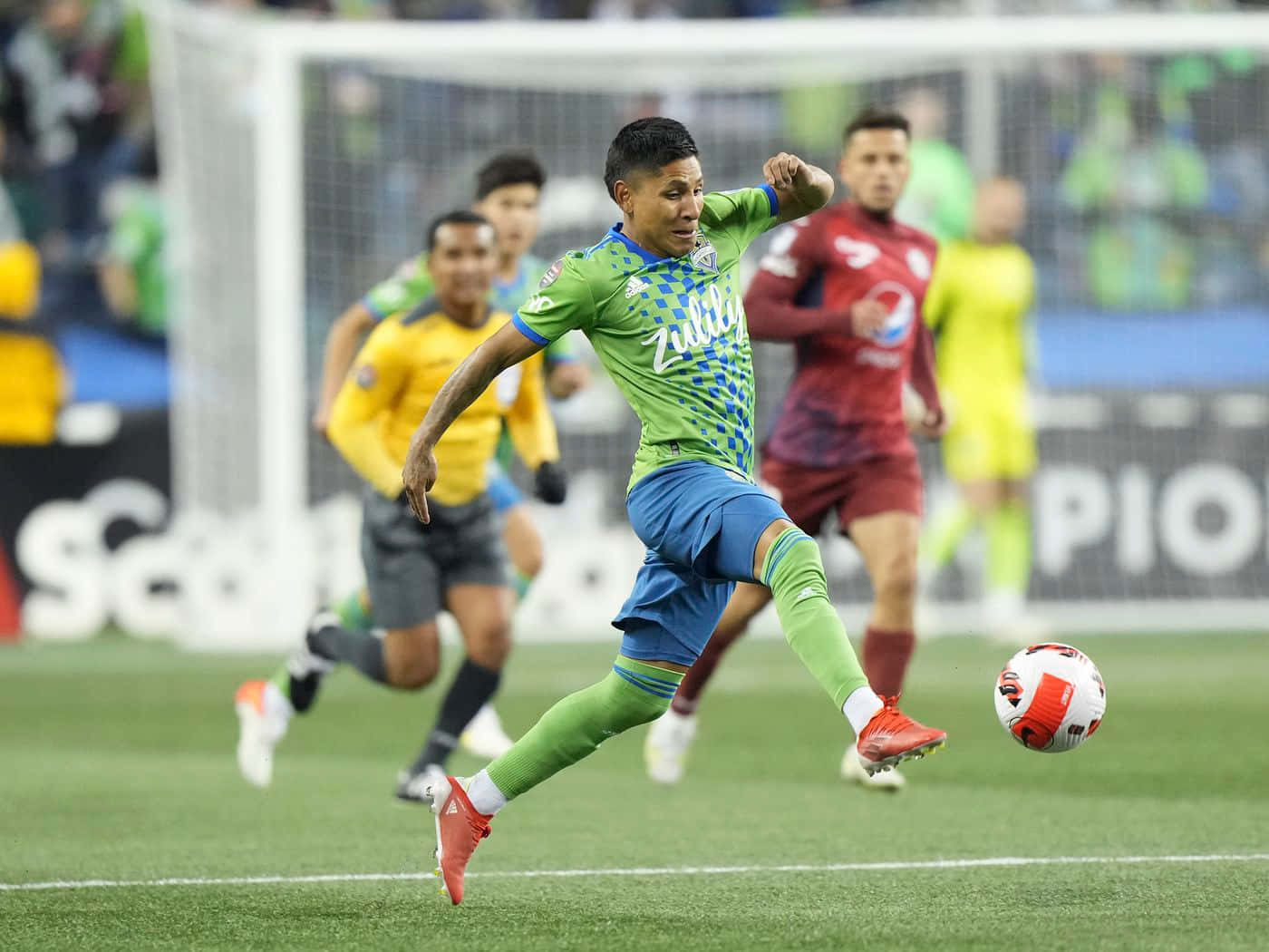 Raul Ruidiaz In Action: Showcasing Soccer Skills Background