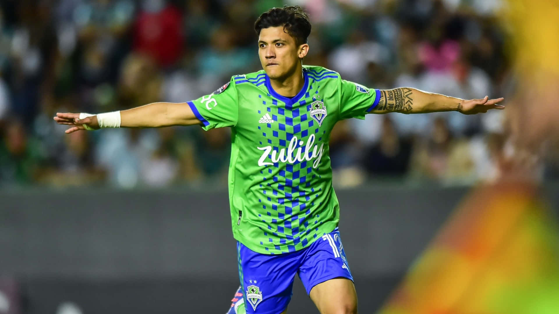 Raul Ruidiaz Skilled Soccer Player Background