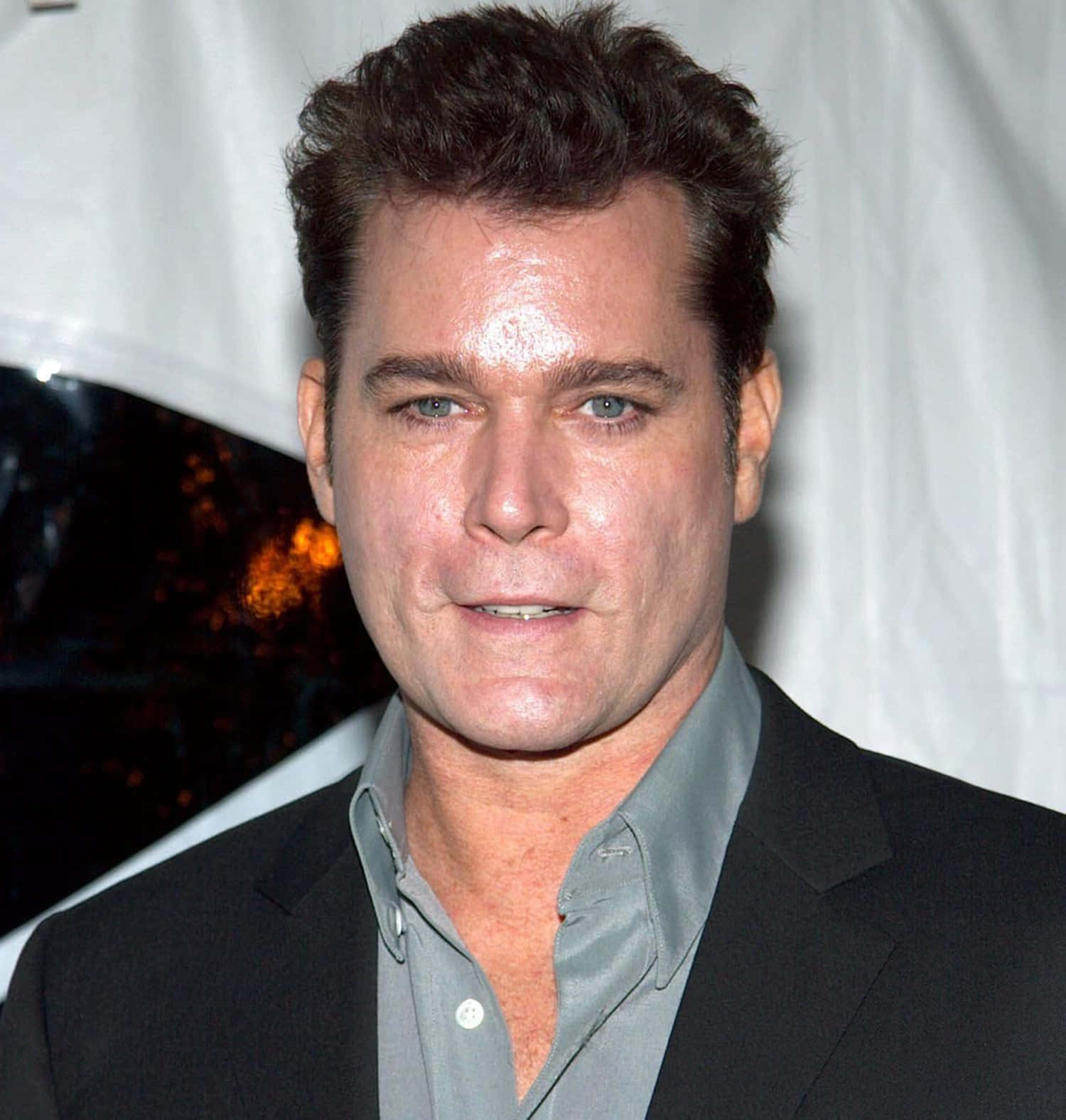 Ray Liotta Looking Poised And Ready For His Next Project. Background