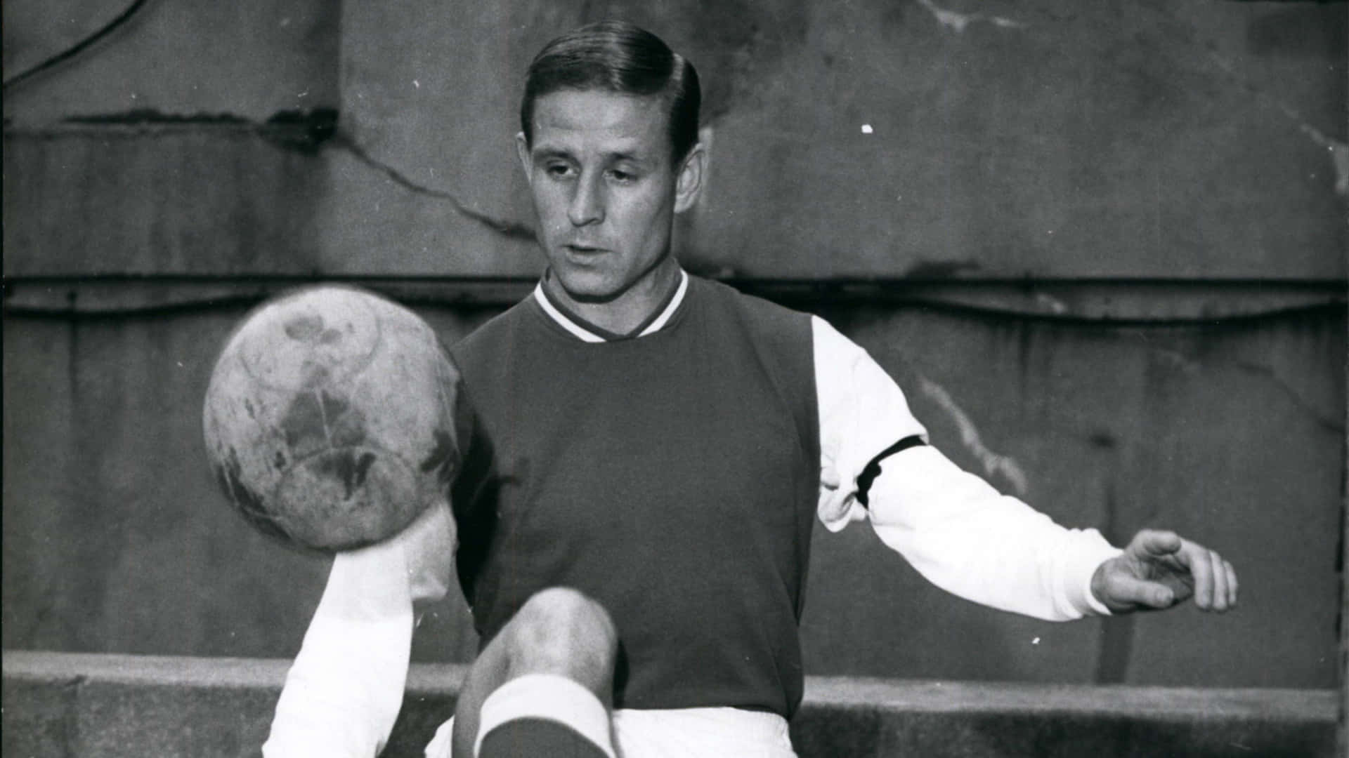 Raymond Kopa Football Control Background