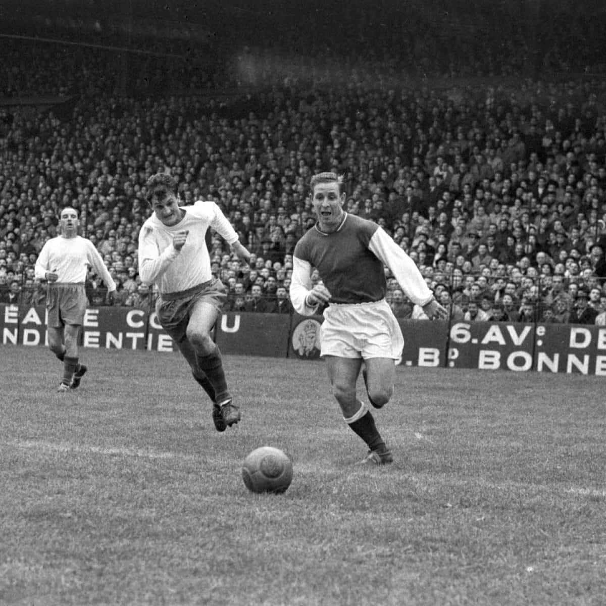 Raymond Kopa Going Past Jean Davanne Background