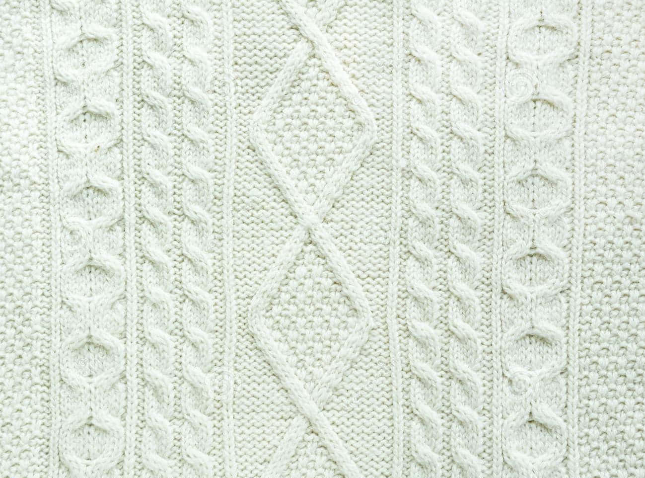 Recurring Diamond Pattern White Knit Sweater