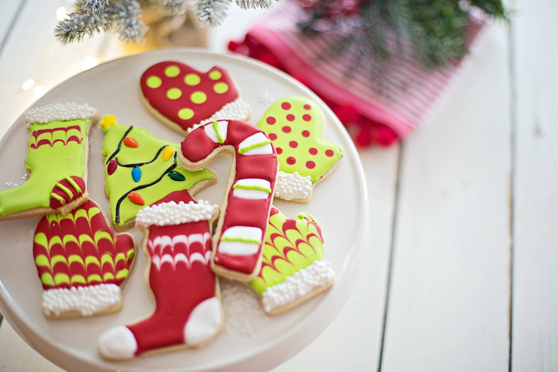 Red And Green Christmas Cookies Background