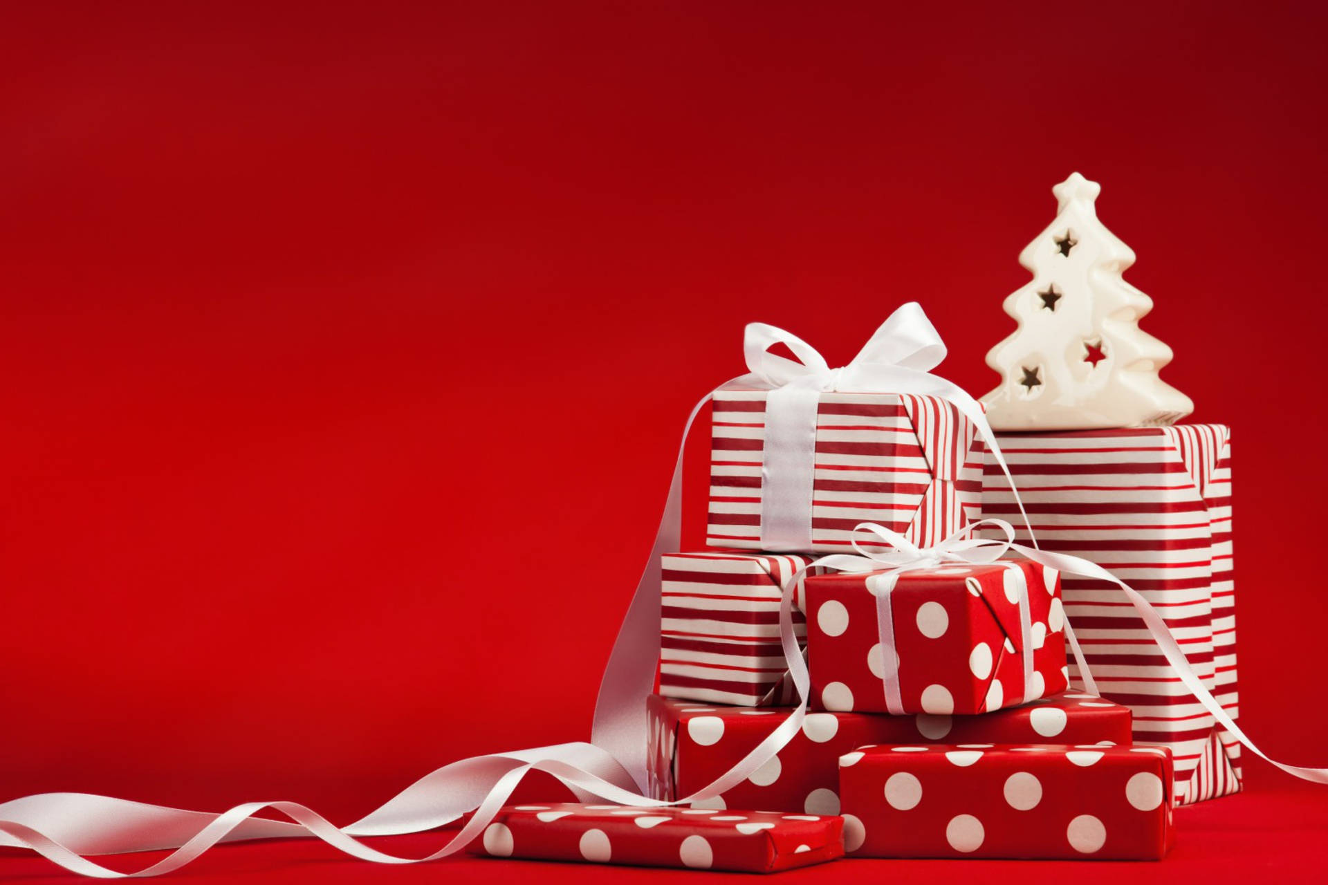 Red Christmas Background Gifts Background