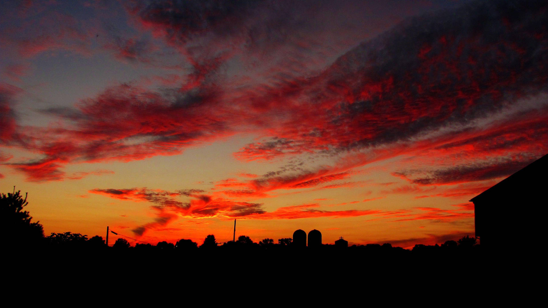 Red Clouds Sunset Aesthetic Background