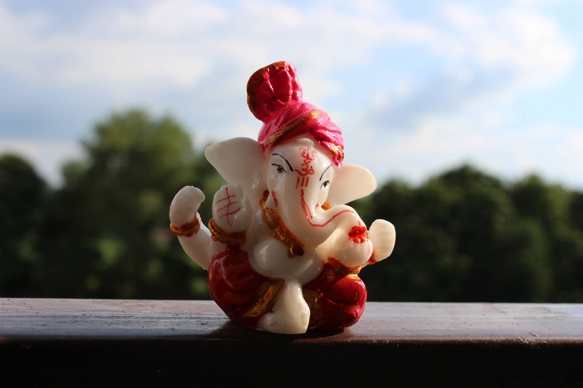Red Figurine Ganesh 4k Background