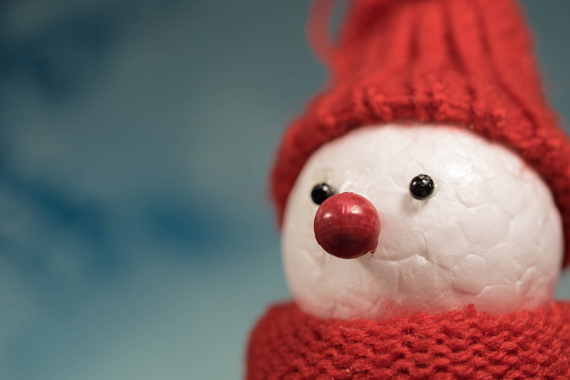 Red Fur Snowman Background