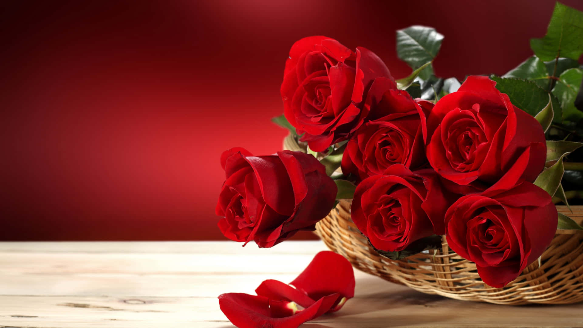Red Rosesin Basket4 K Wallpaper