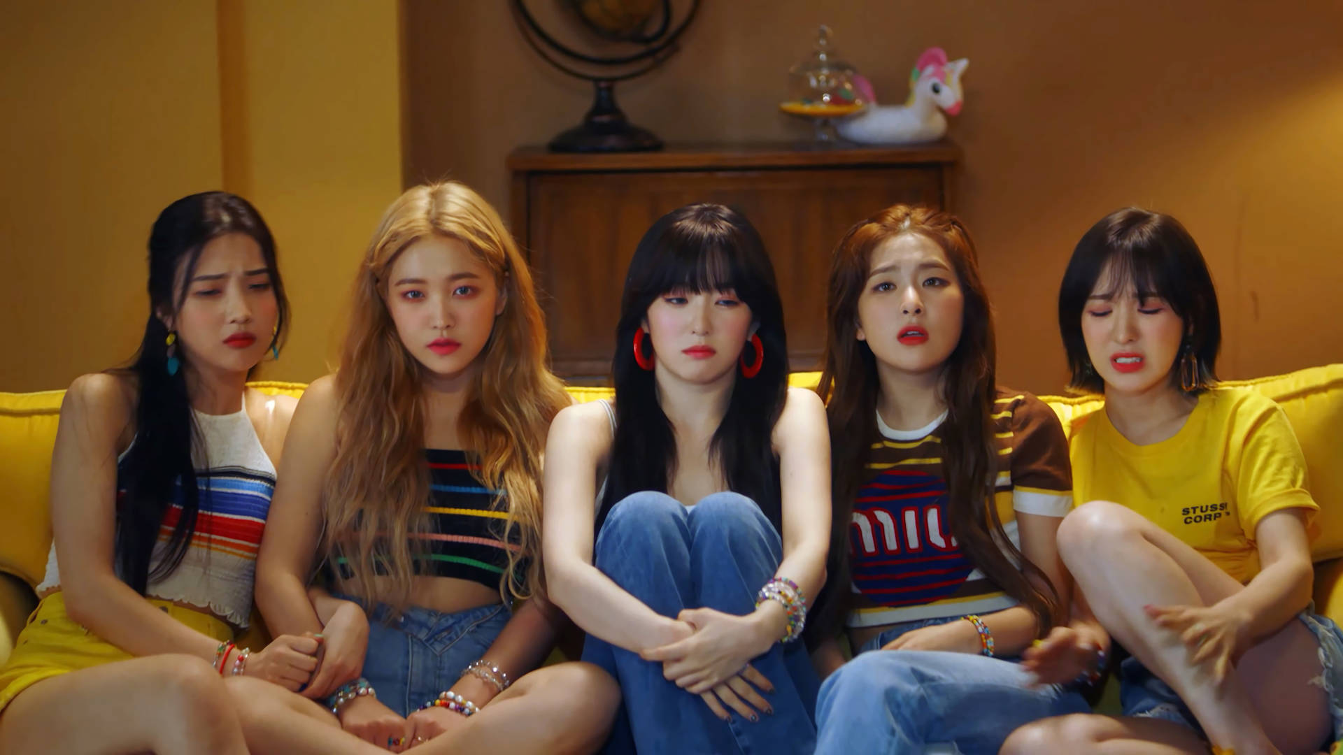 Red Velvet Movie Night Background