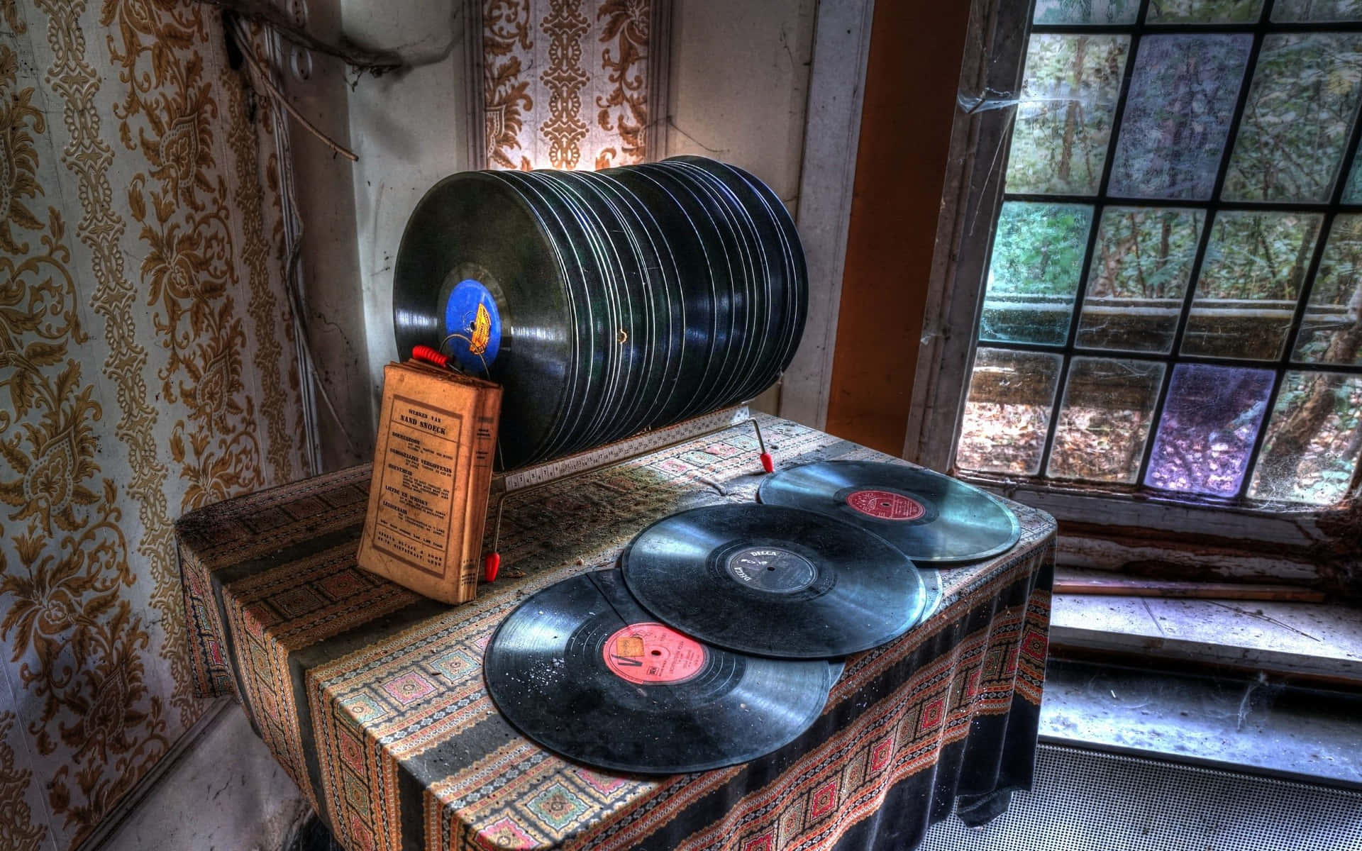 Rediscover The Luster Of Your Favorite Tunes With Vinyl Records