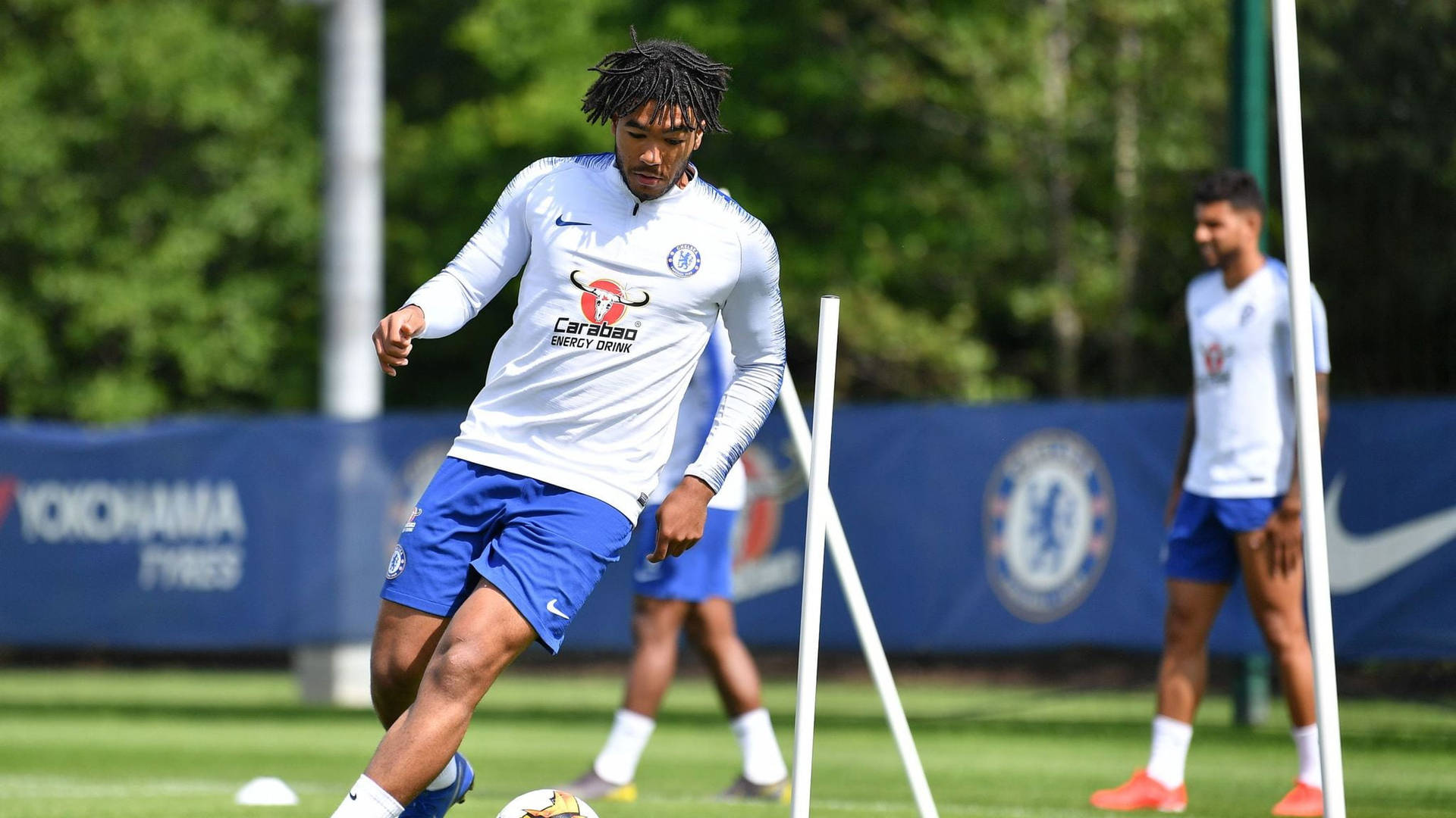 Reece James During Chelsea Practice Background