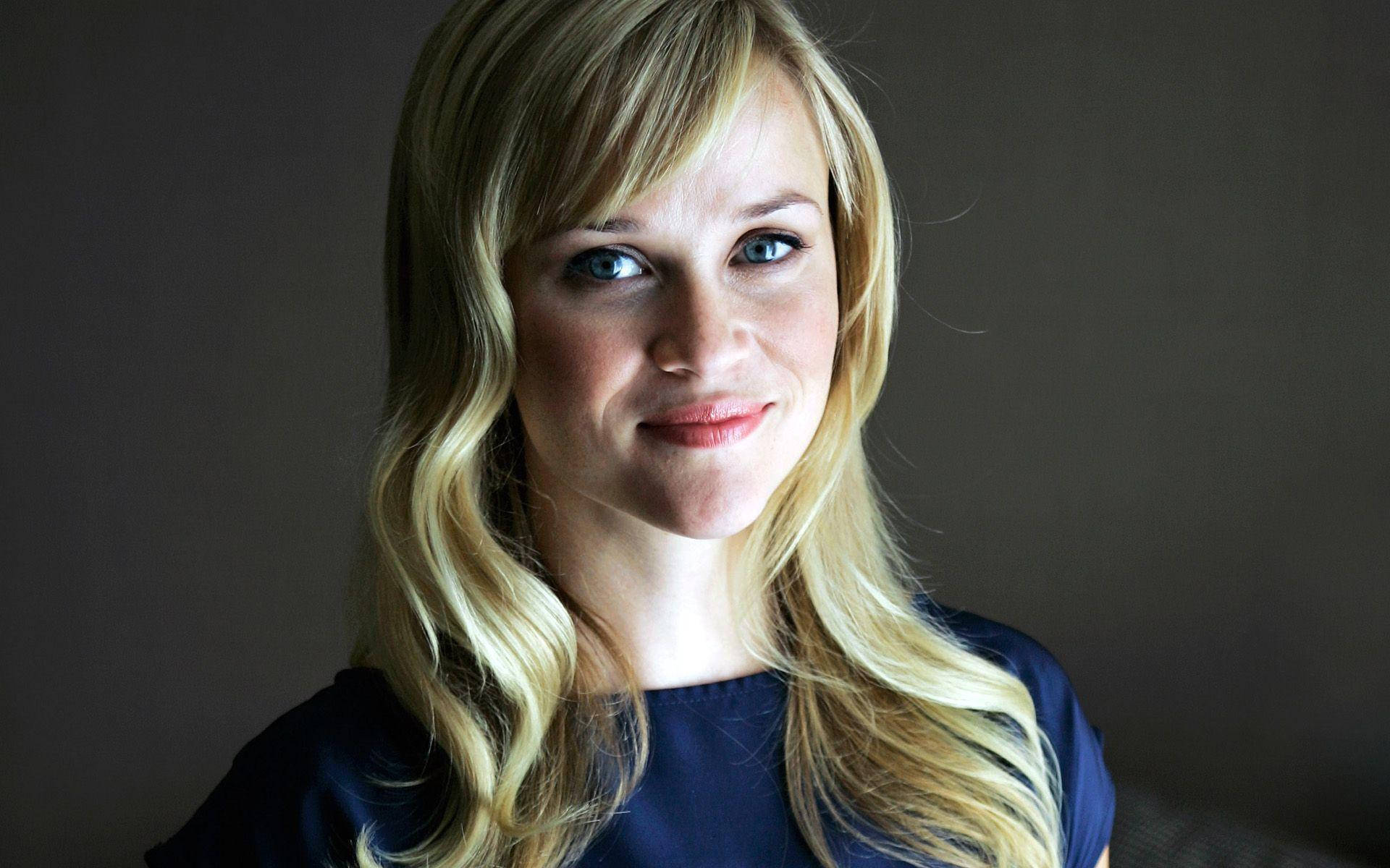 Reese Witherspoon Smile Background