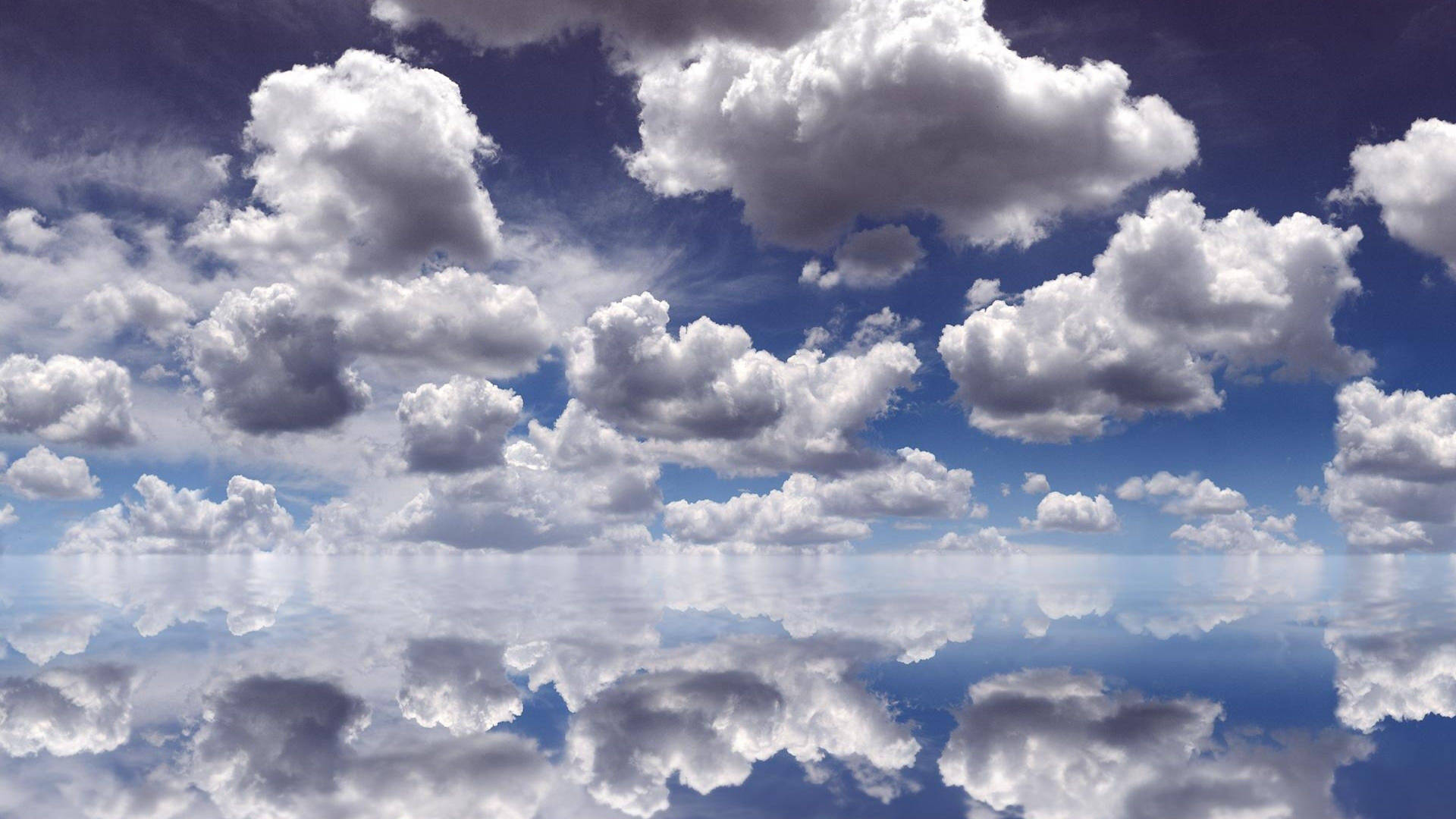 Reflection Of Blue Aesthetic Cloud Background