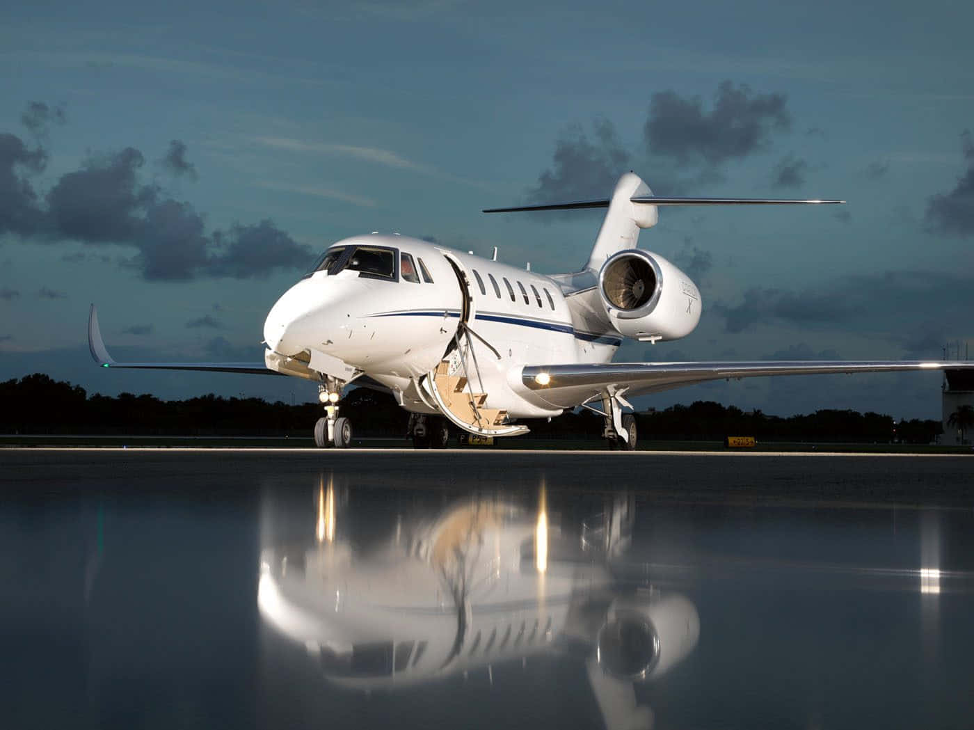 Reflection Of Private Jet Background