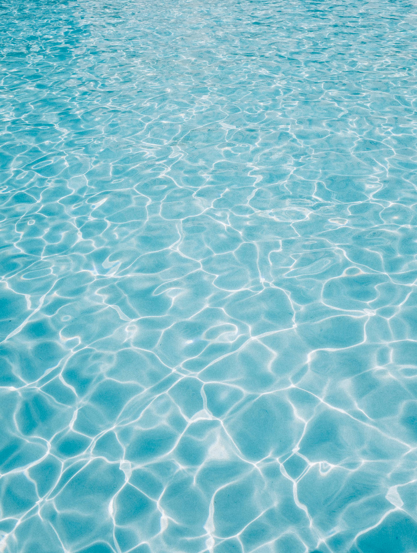 Refreshing Glare Of Pool Water Background