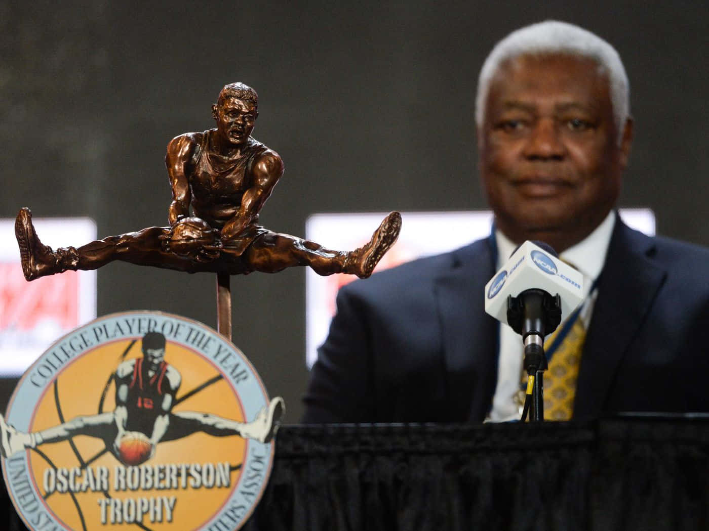 Regular Suit Oscar Robertson Background