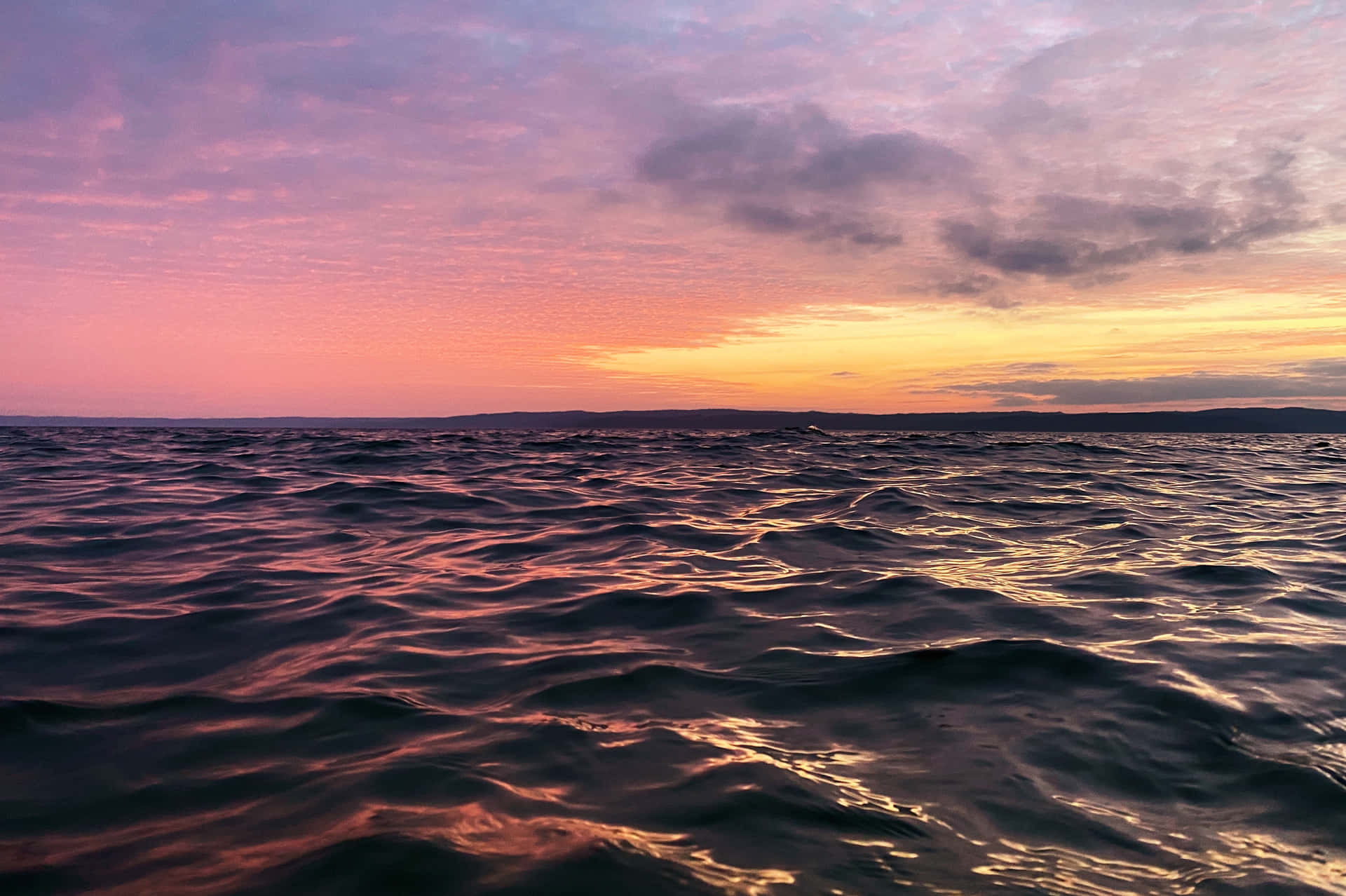 Relax And Take In The Serenity Of An Island Sunset. Background