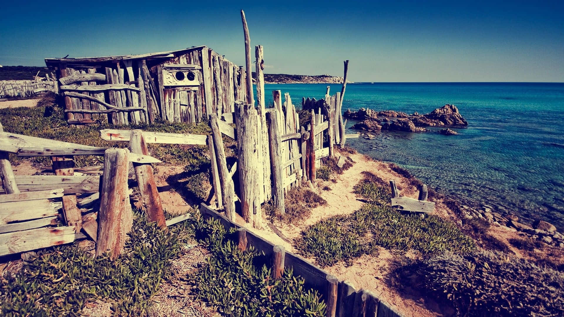 Relax And Unwind While Taking In A Stunning Ocean Sunset. Background