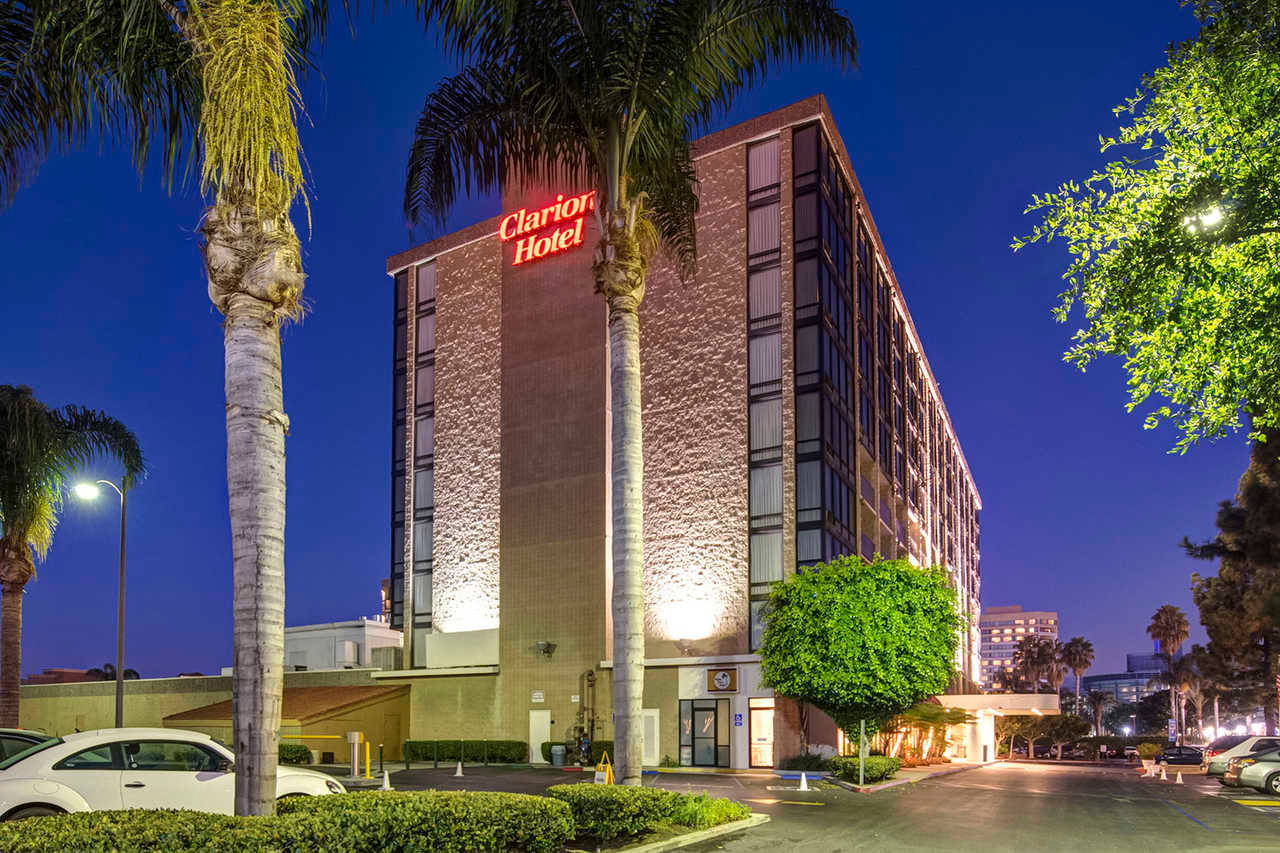 Relax With Comfort And Convenience At The Clarion Hotel In Anaheim