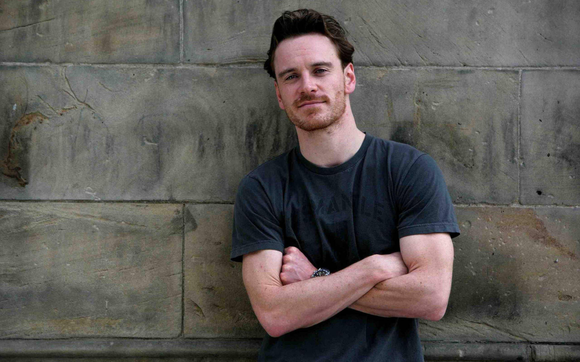 Relaxed Michael Fassbender Shoot Background