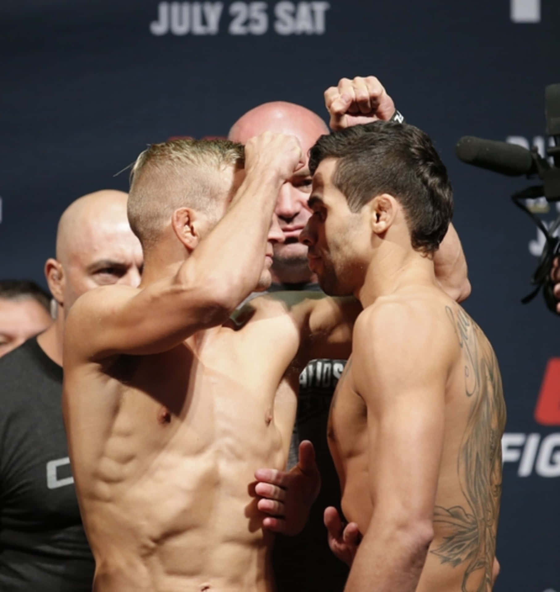 Renan Barão Against Dillashaw Weigh In Background