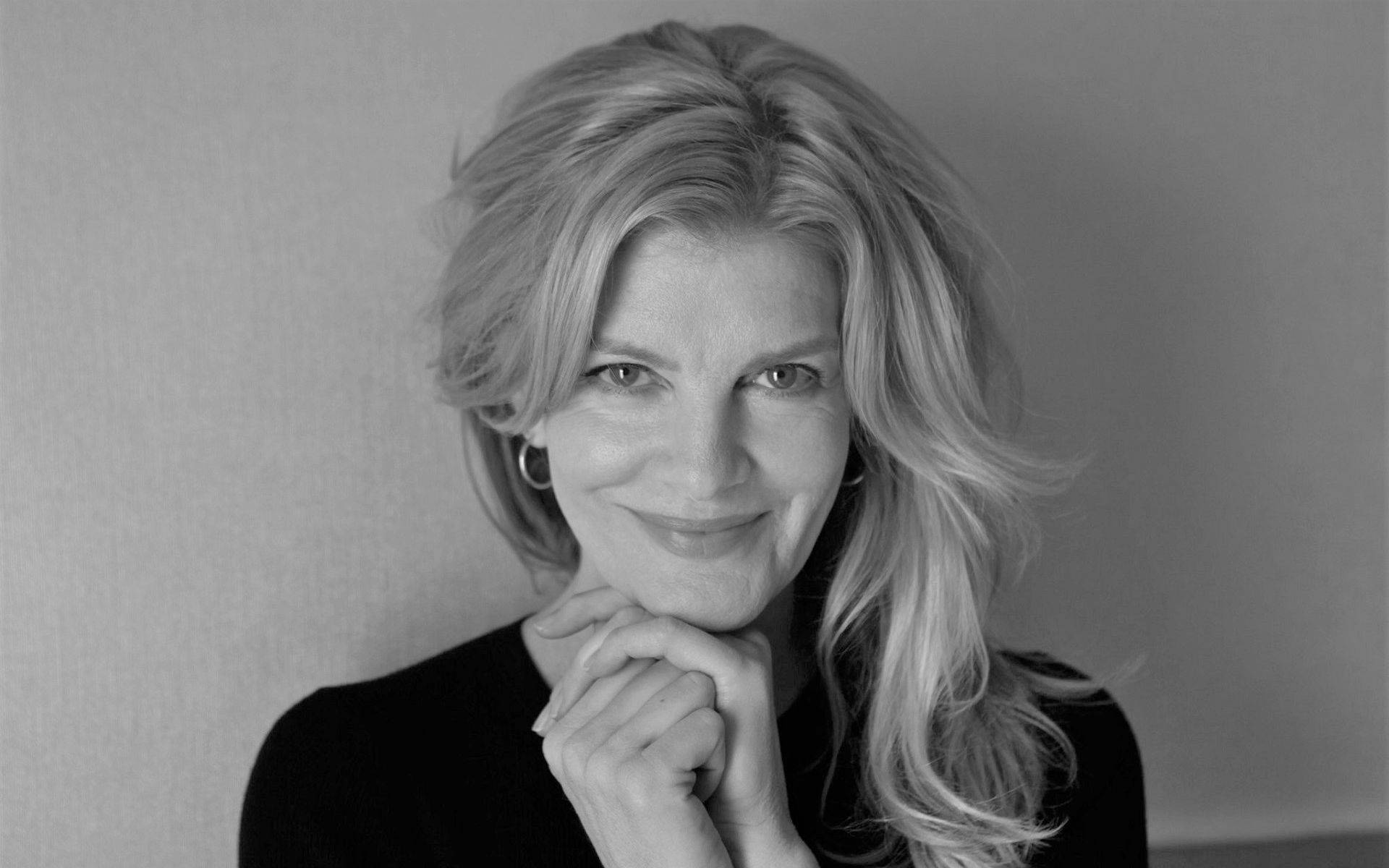 Rene Russo For Los Angeles Times Greyscale Photograph Background