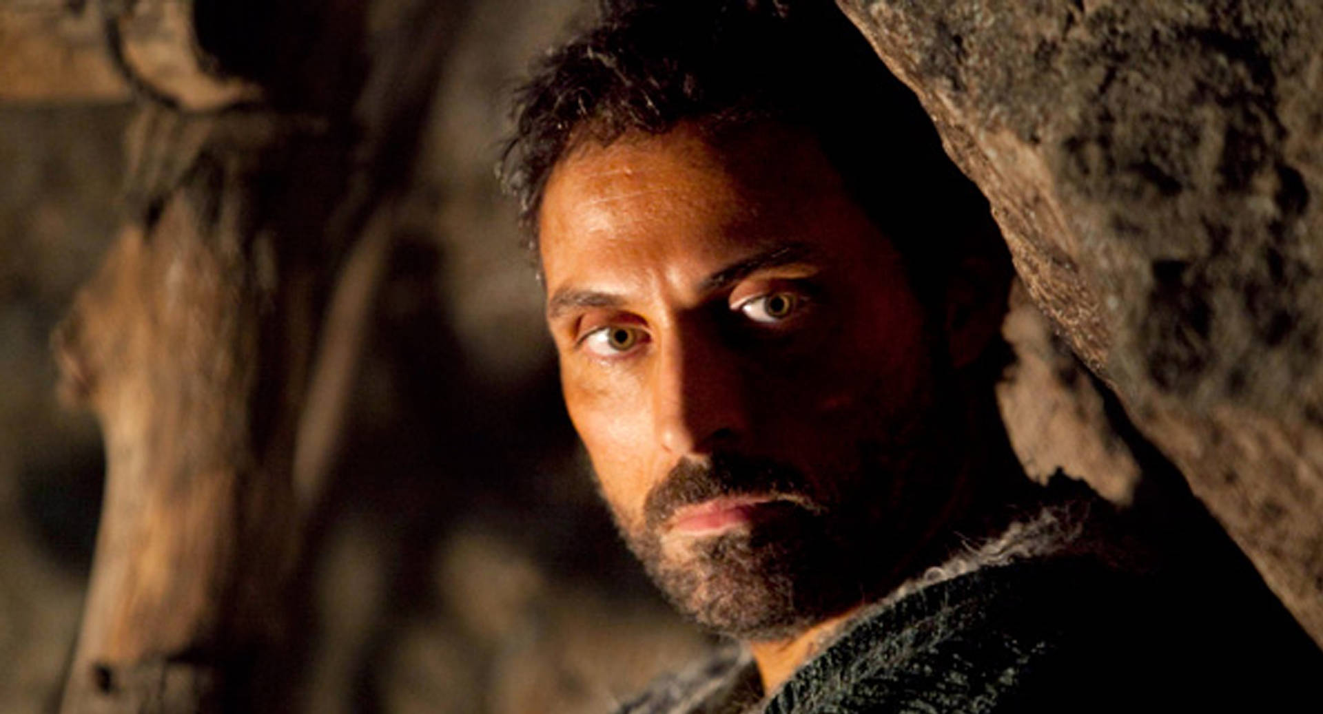 Renowned Actor Rufus Sewell In 'pillars Of The Earth' Background