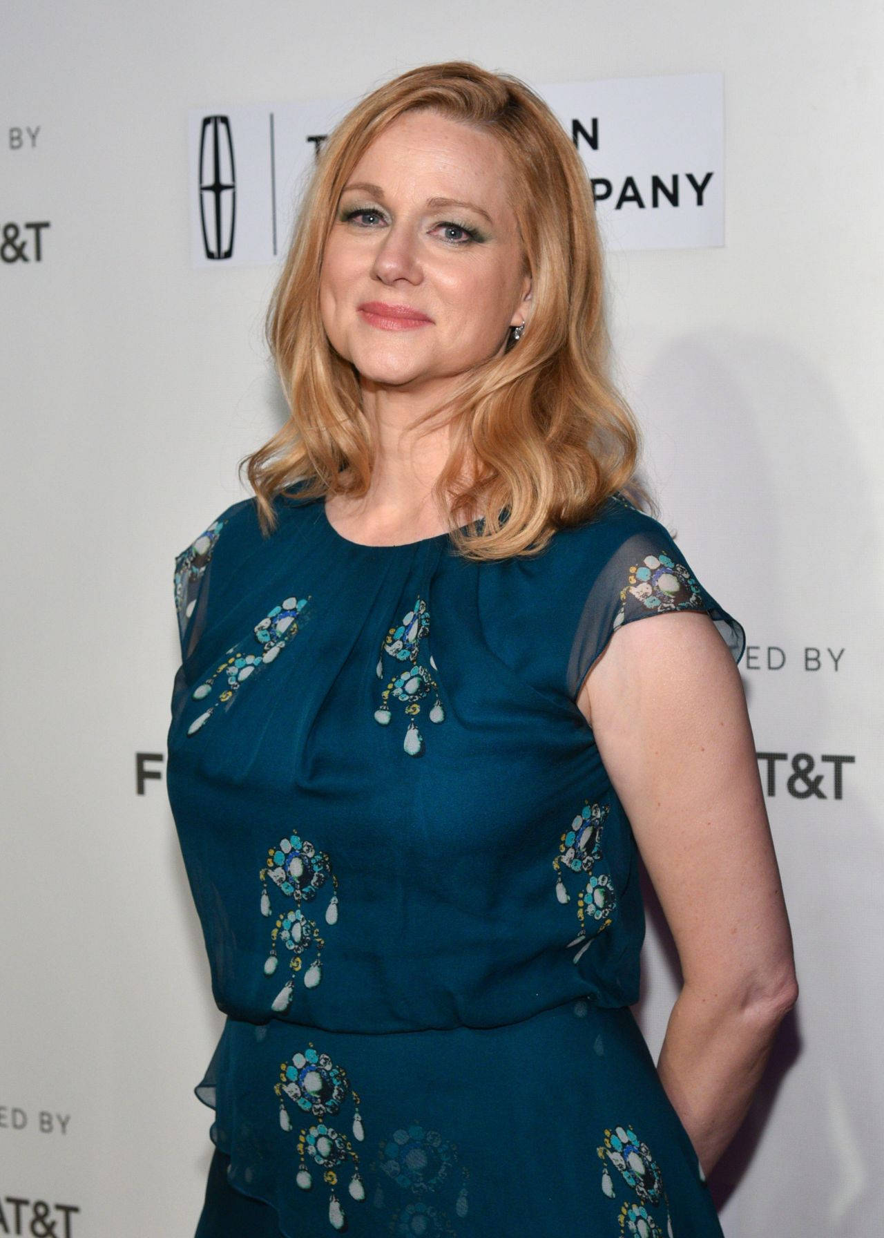 Renowned American Actress Laura Linney Background