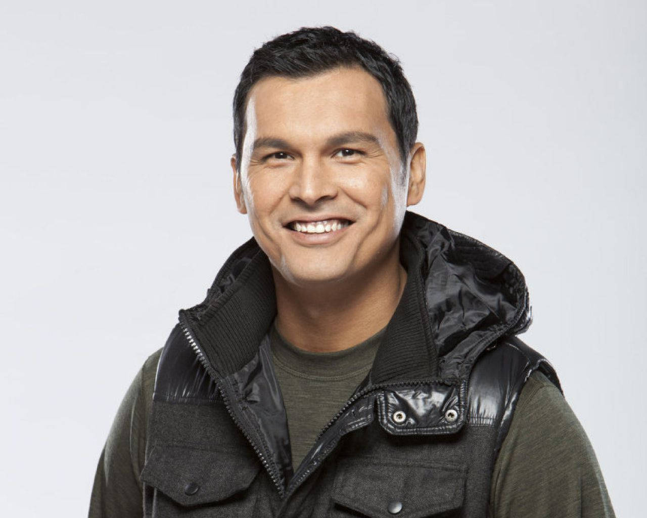 Renowned Canadian Actor, Adam Beach Background