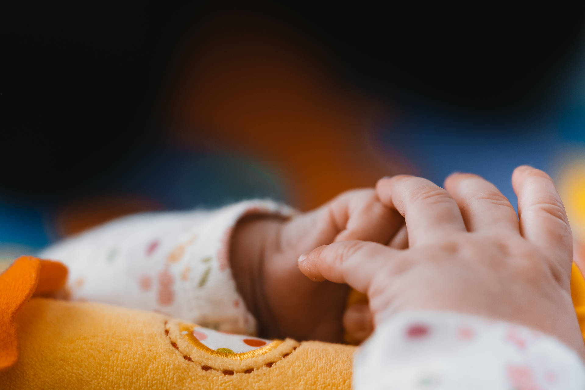 Resting Hands Of Baby Hd Background