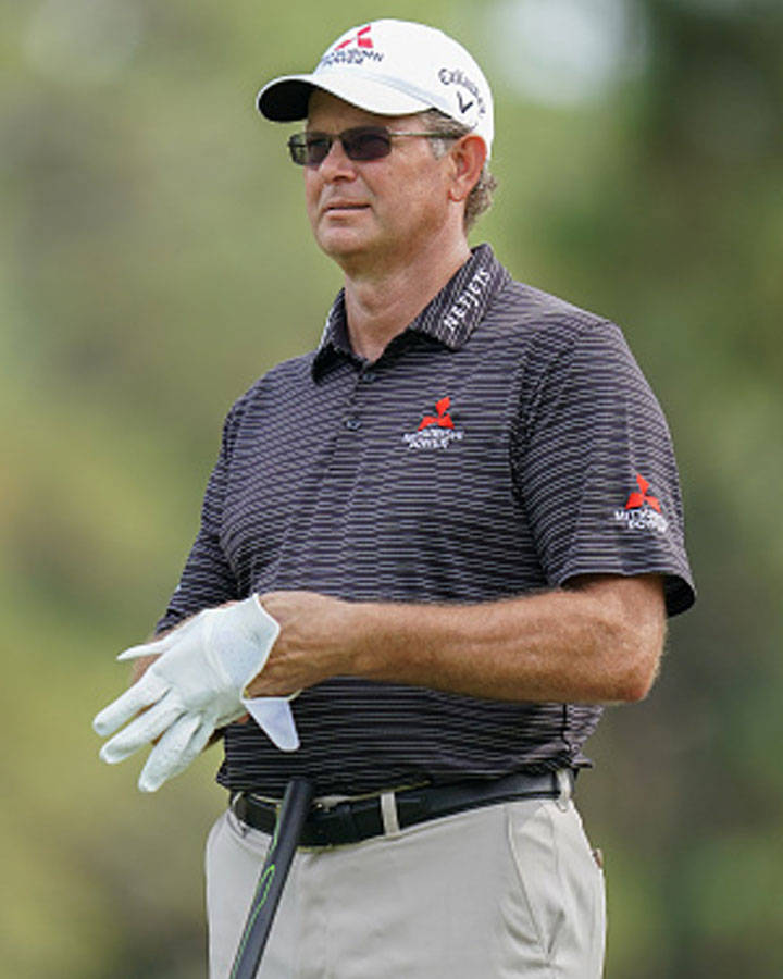 Retief Goosen Preparing For A Golf Game