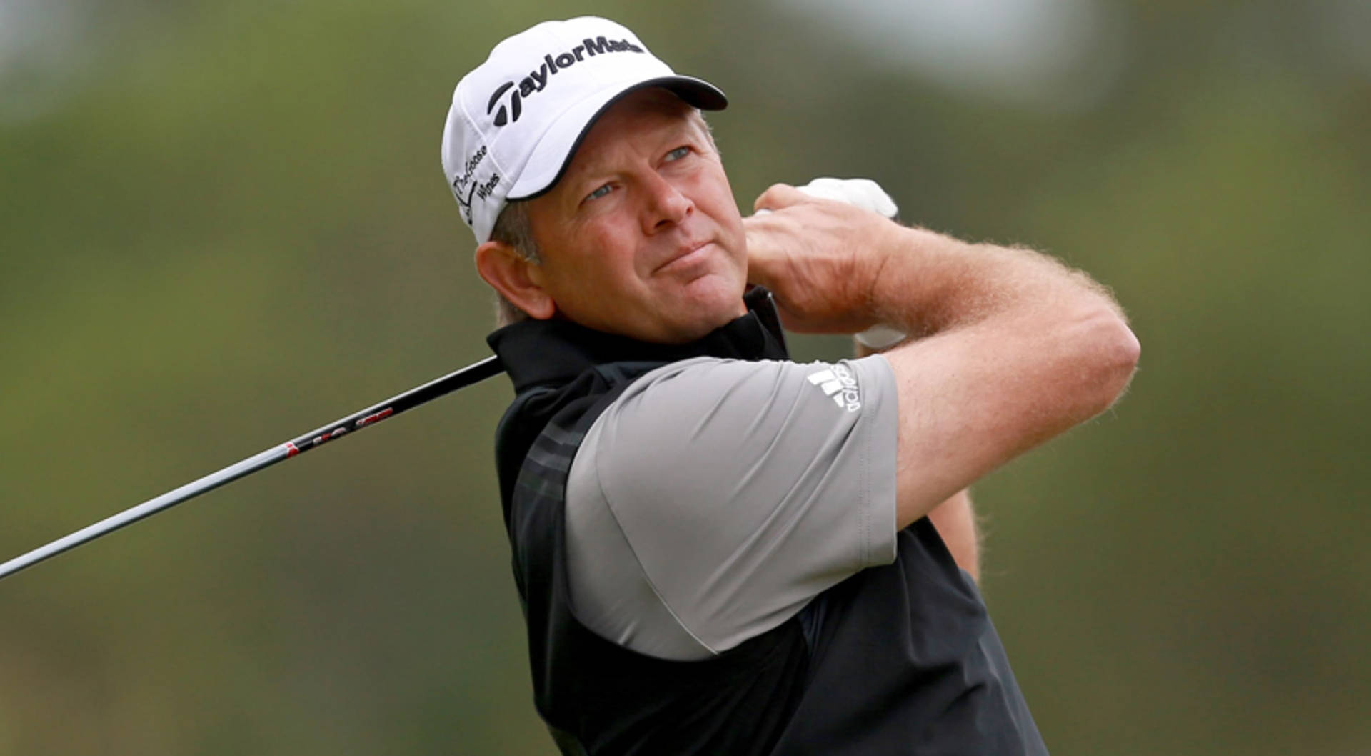 Retief Goosen Wearing Gray Shirt