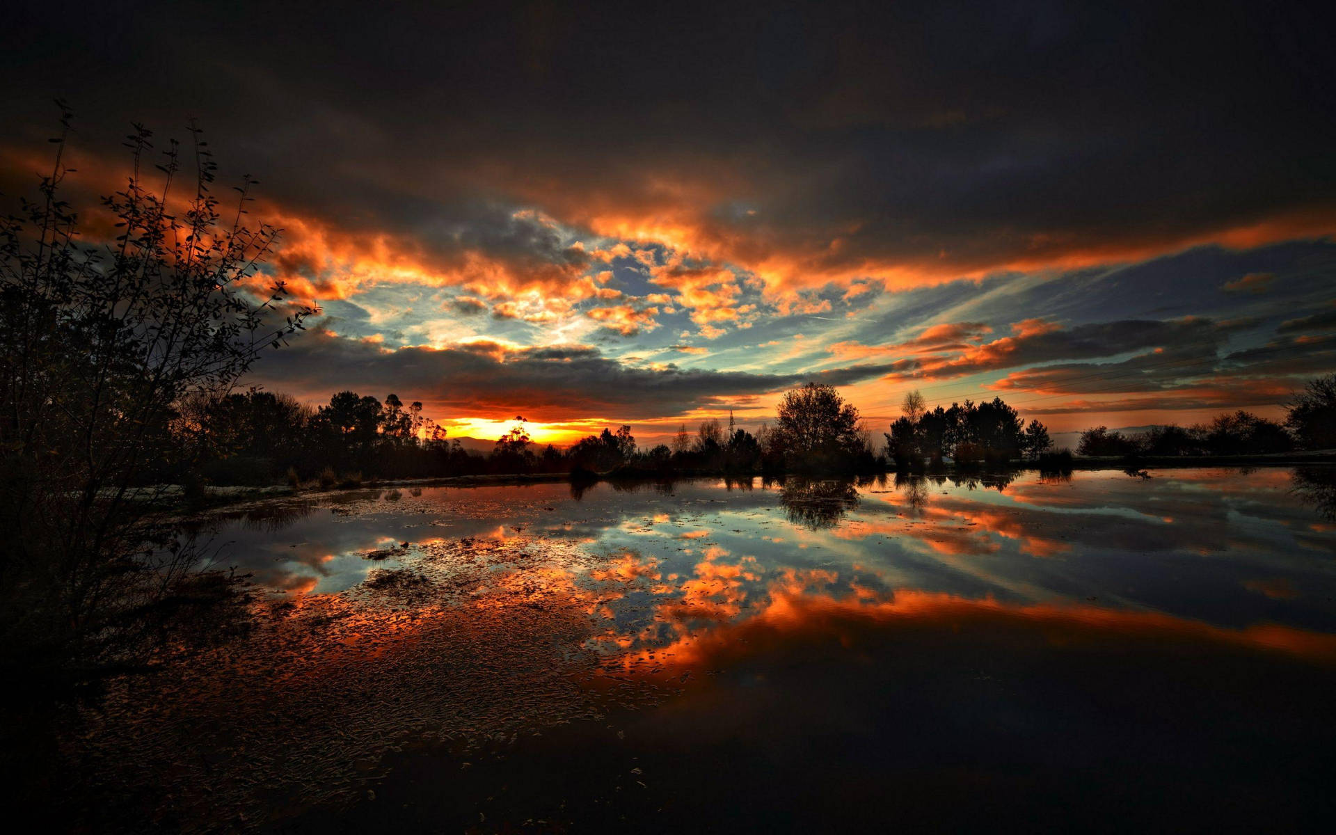Retina Sunset Water Reflection Background