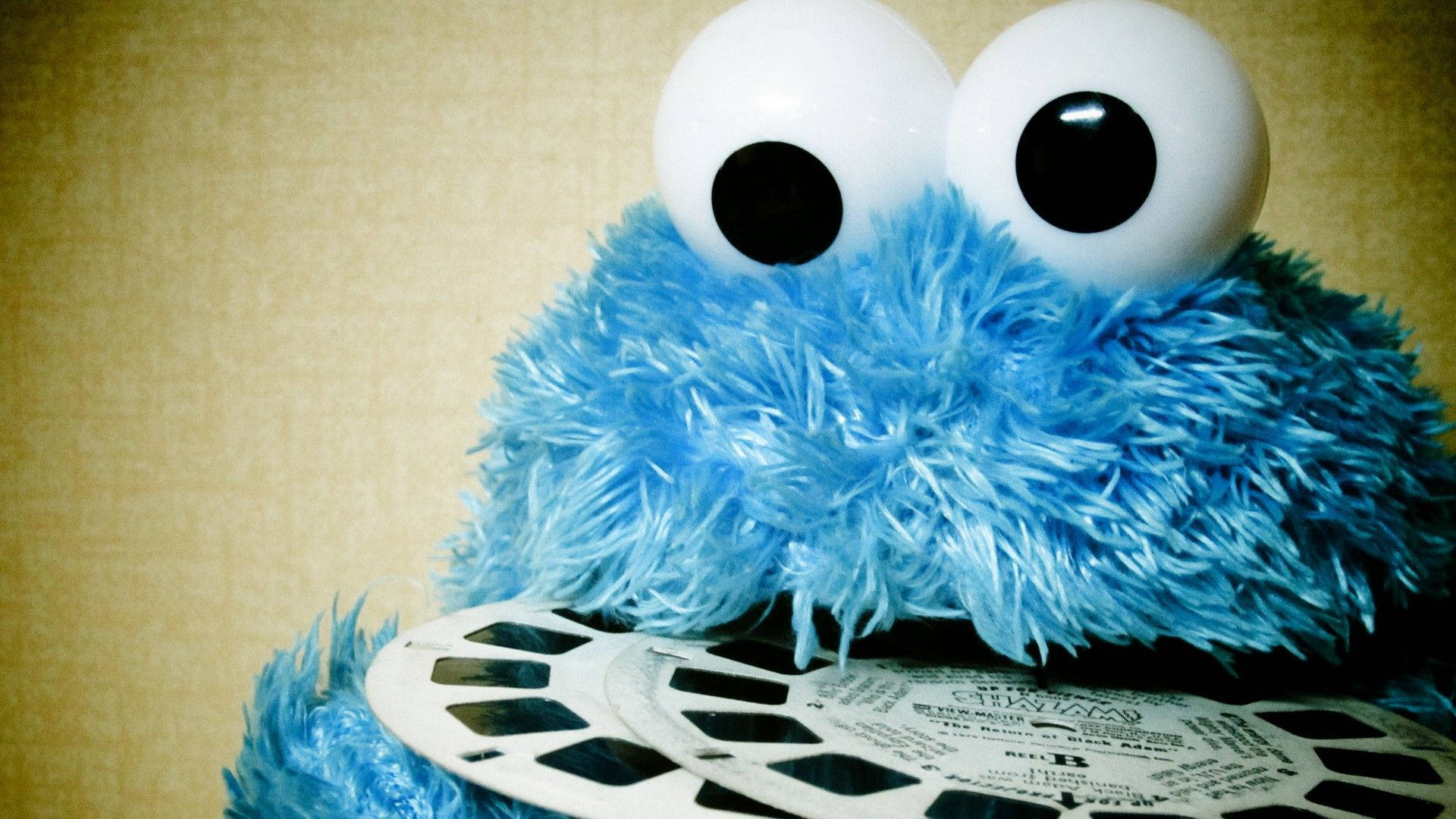 Retro Disc Cookie Monster Background