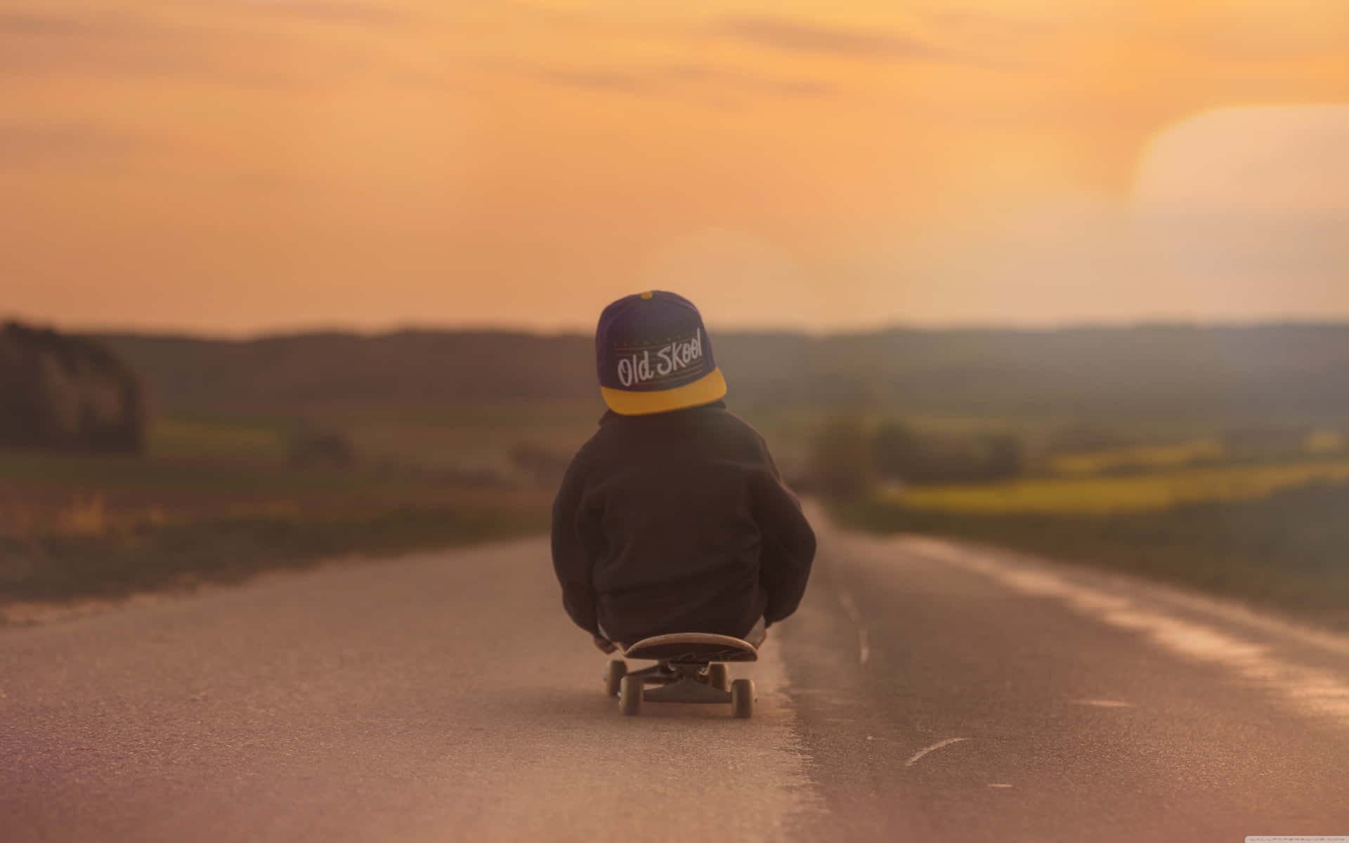 Retro Skateboard Boy Middle Road Background