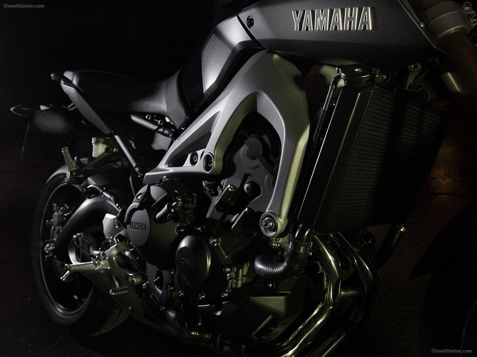 Revealing Power - A Close-up Image Of Yamaha Mt 15 Engine Background