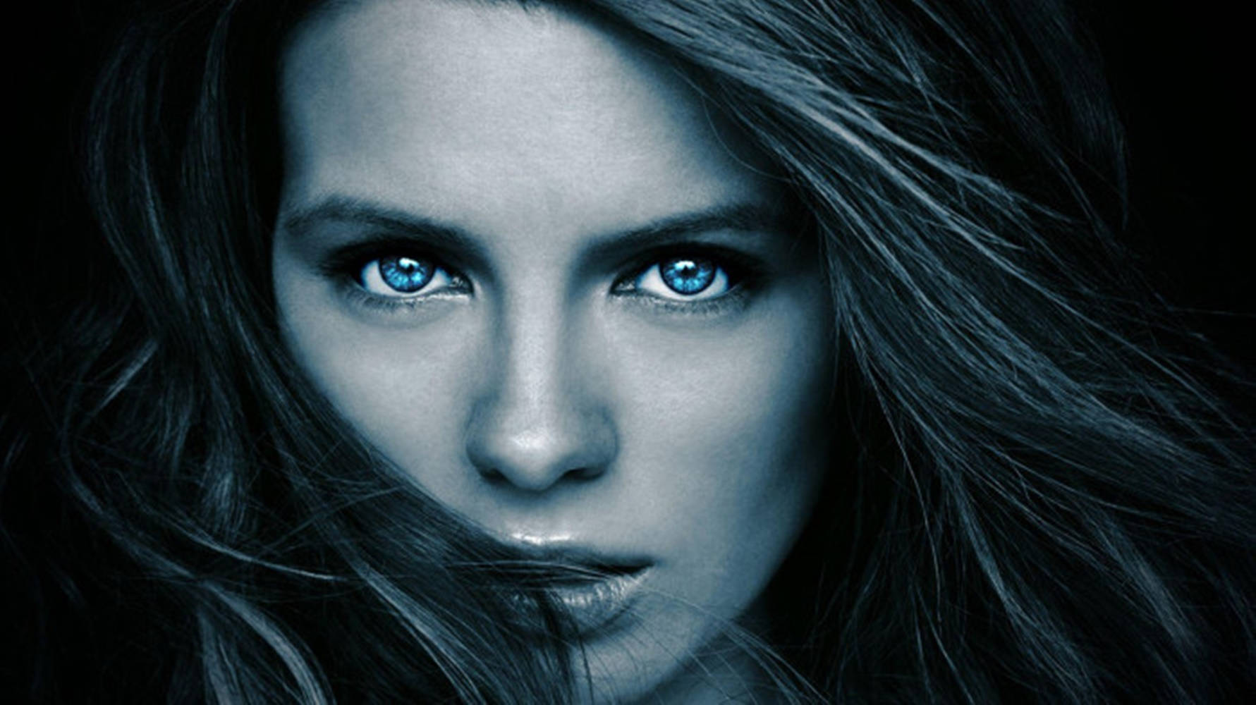 Rhona Mitra Blue Eyes