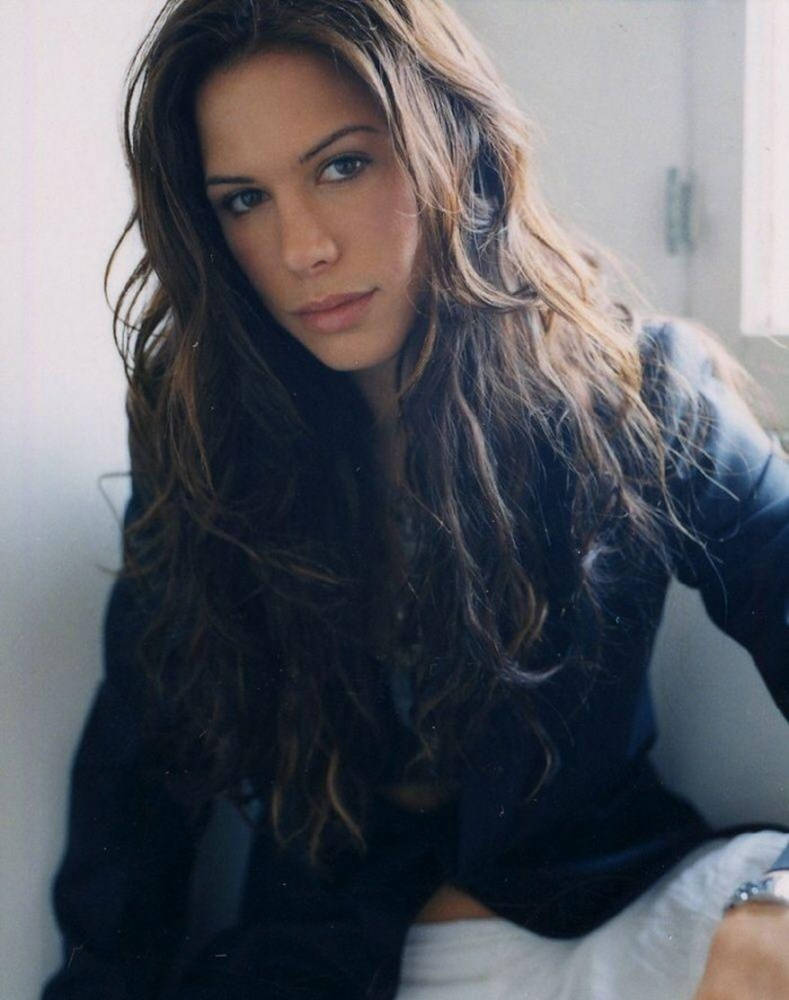 Rhona Mitra In A Casual Look