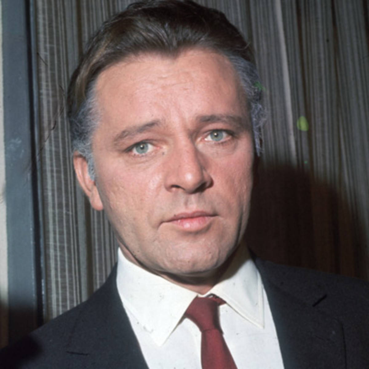 Richard Burton At The Red Carpet Background