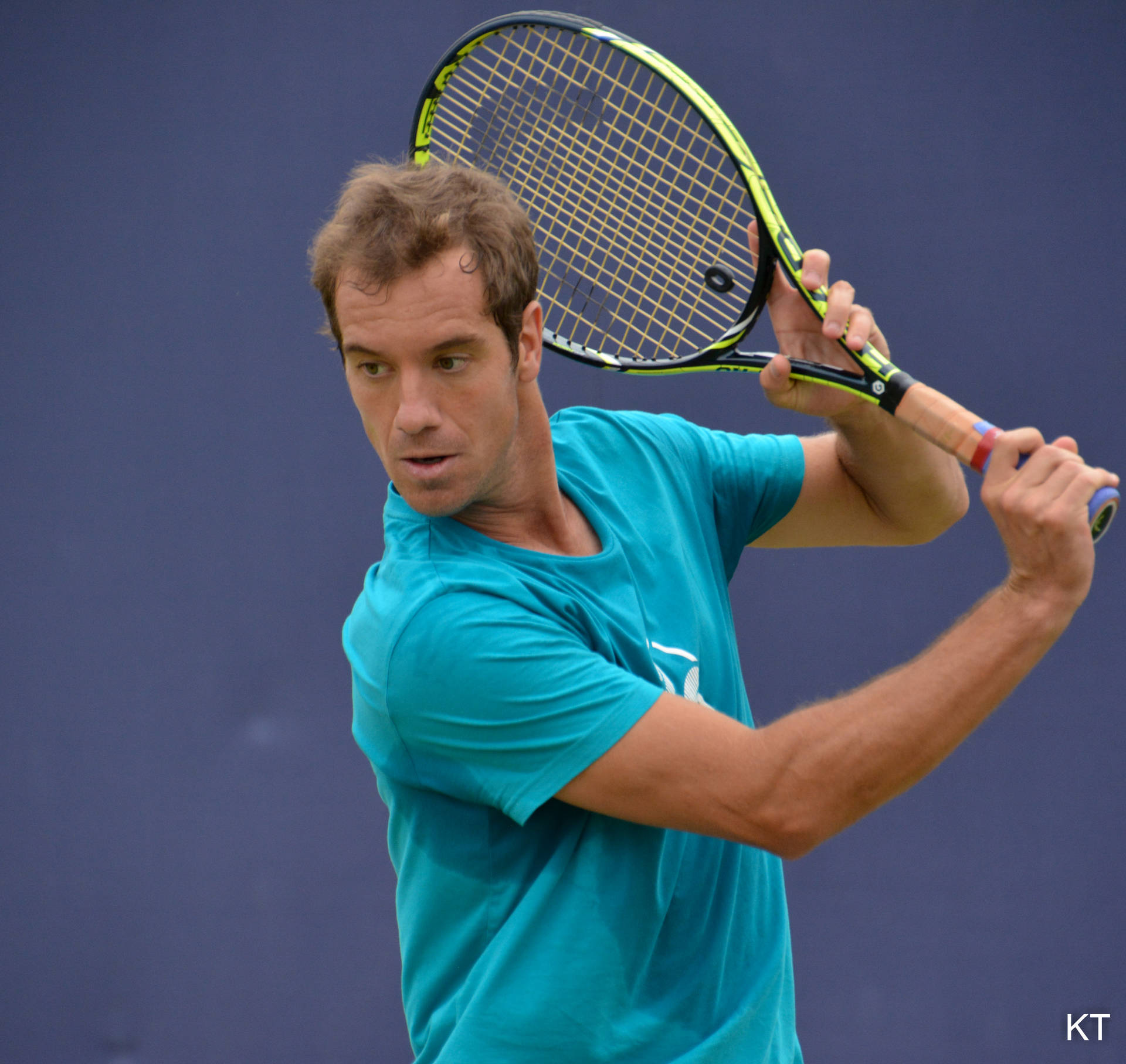 Richard Gasquet Holding Racket