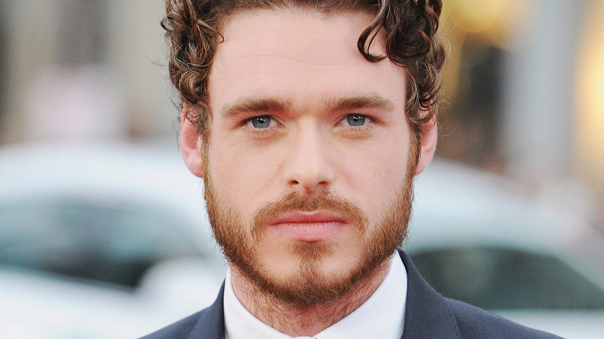 Richard Madden Curly Hair Background