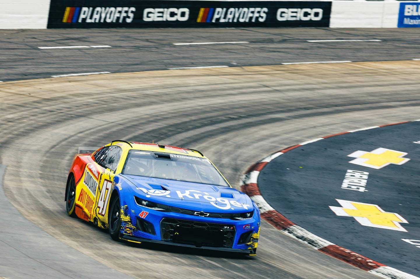 Ricky Stenhouse Jr. Turning On Track